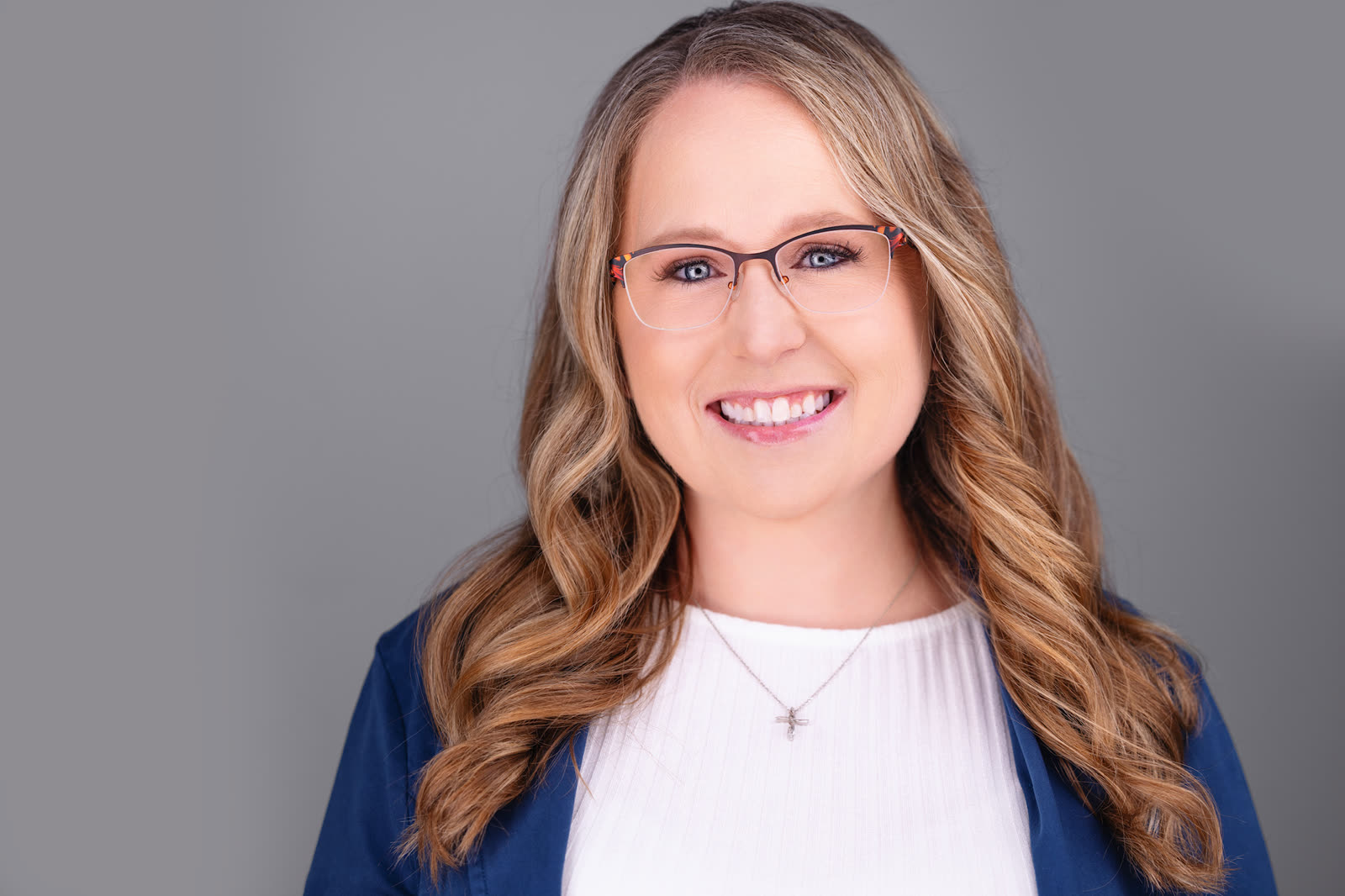 Portrait of Sara Schreiner, CEO and Founder of The Sunshine Academy